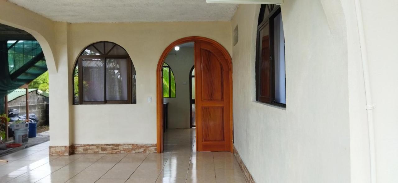Alinas House Apartment La Fortuna Exterior photo